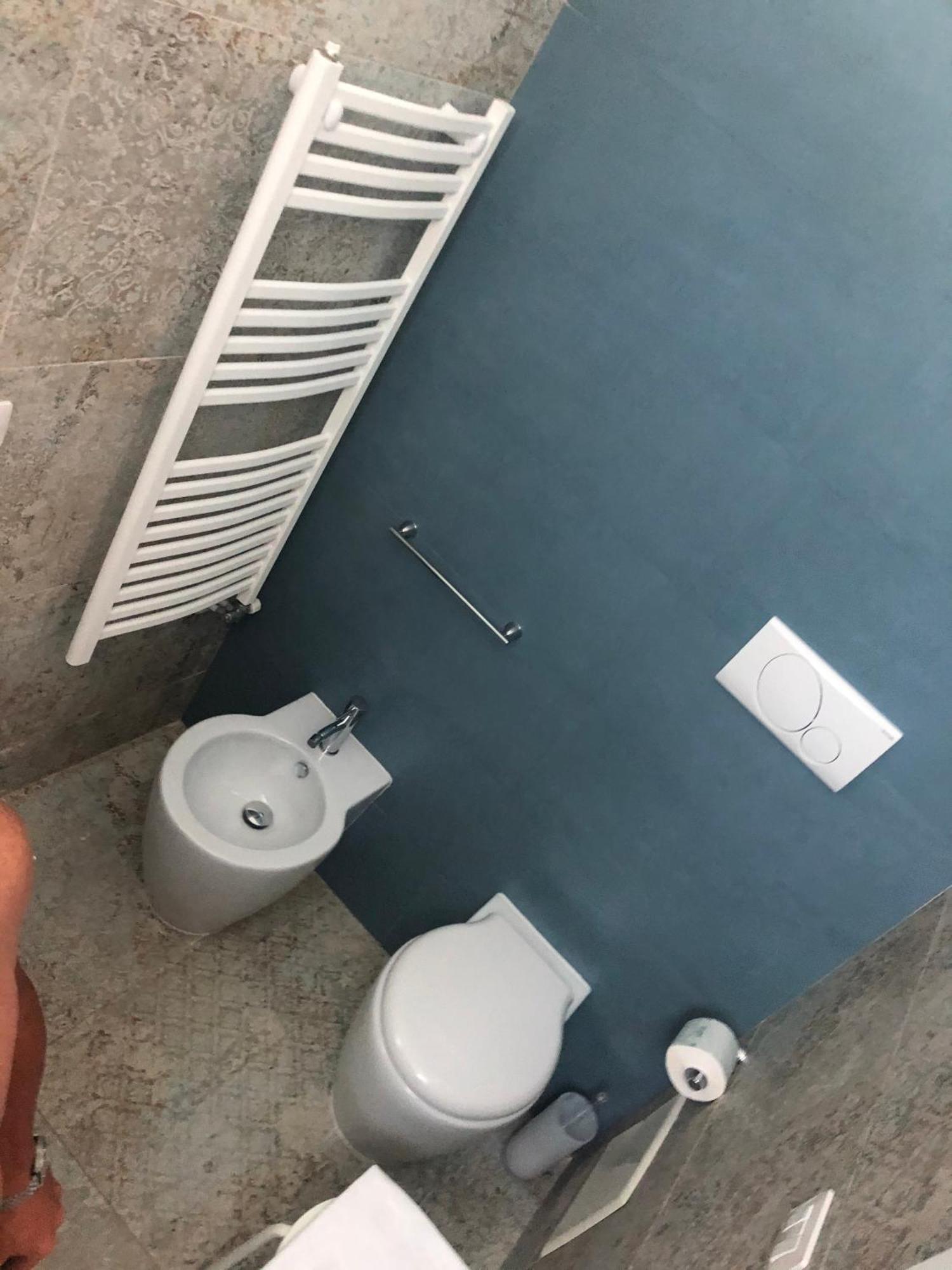 B&B Neptunia Fronte Mare Торе Спекия Руджери Екстериор снимка