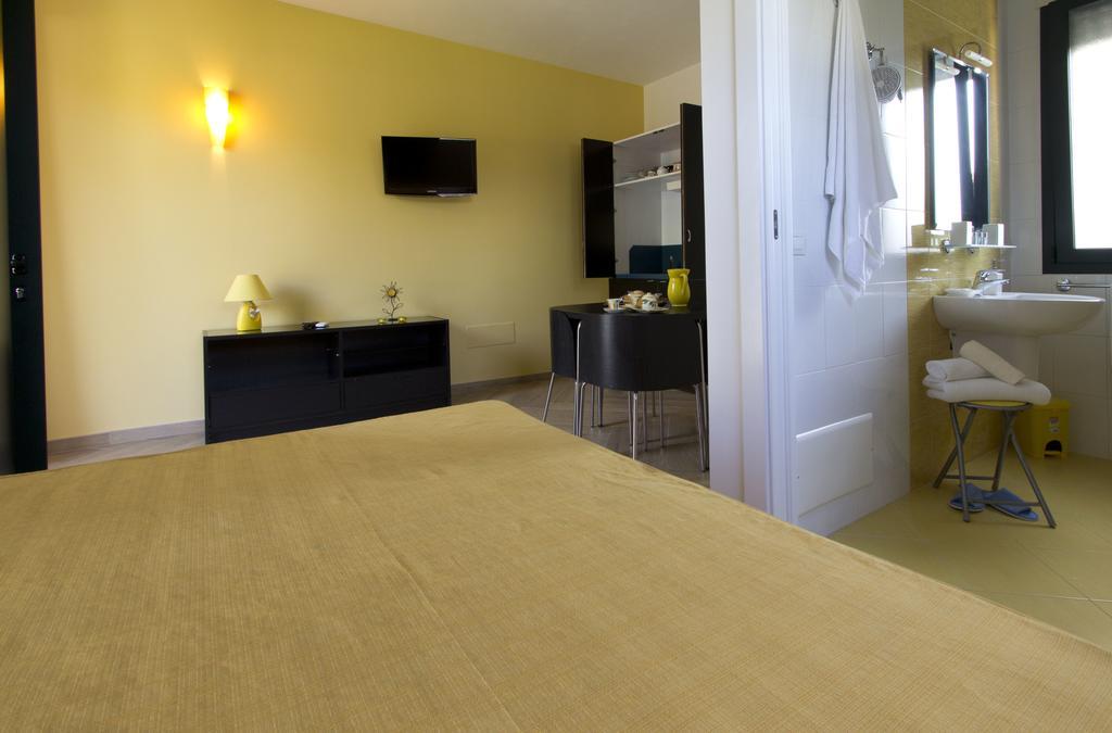 B&B Neptunia Fronte Mare Торе Спекия Руджери Екстериор снимка