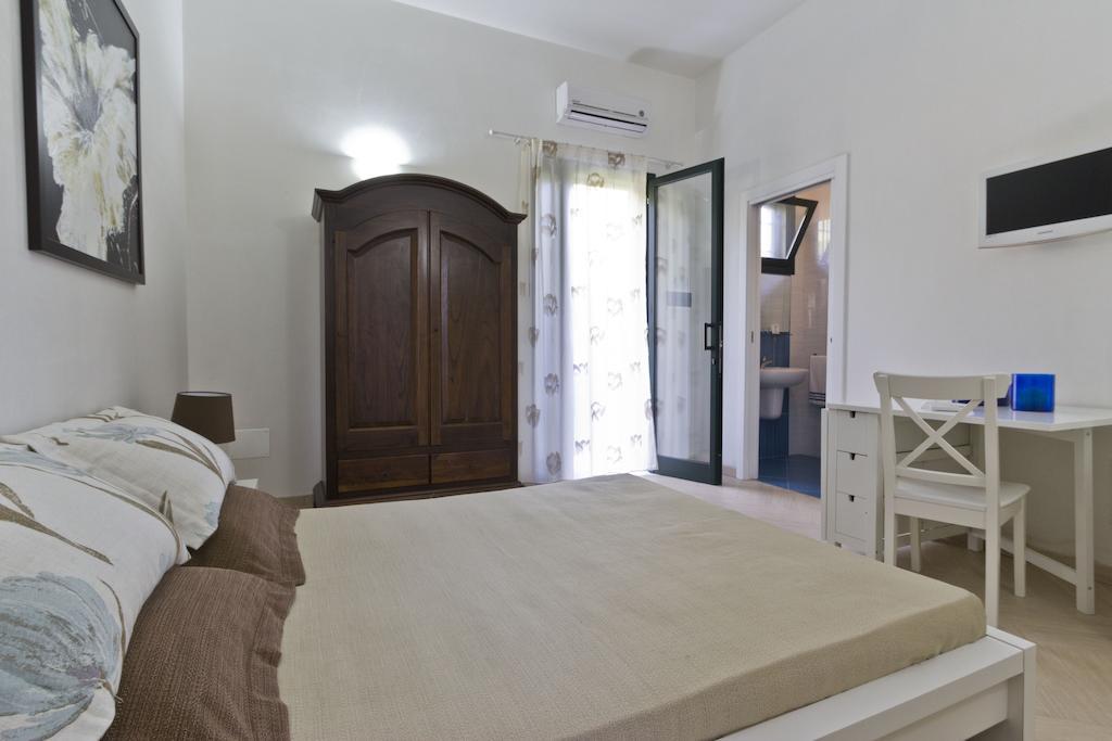 B&B Neptunia Fronte Mare Торе Спекия Руджери Стая снимка