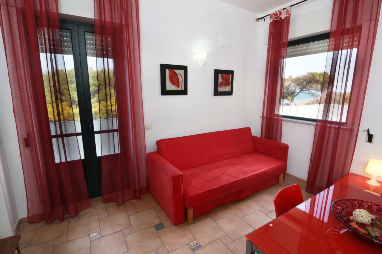 B&B Neptunia Fronte Mare Торе Спекия Руджери Екстериор снимка